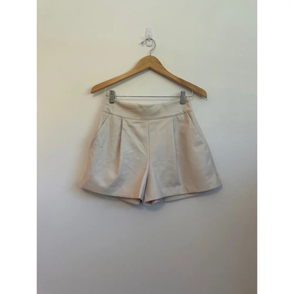 NWT Susana Monaco Cream Faux Leather Pleated High Waist Shorts | Size Small
